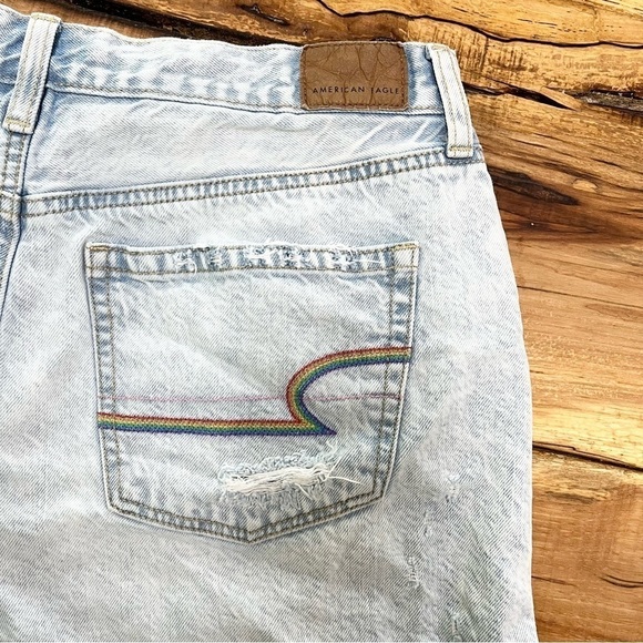 AEO Mom Shorts Pride Rainbow Pockets Distressed Denim Size 8 - Picture 5 of 11